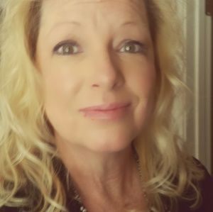 Meet your Posher, Carol